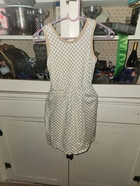 GAP Beige & White Checkered Sleeveless Pocket Dress